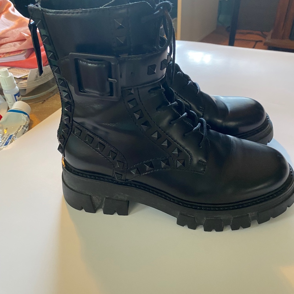 ASH LEWIS STUDS BOOT SIZE 37 (US 6)